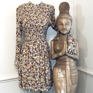 TOPSHOP Dress Smocked Floral Long Sleeved  Size 6